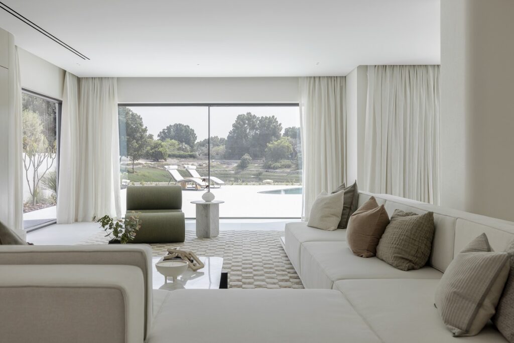 Spatial Poise 3 LTV Living 06