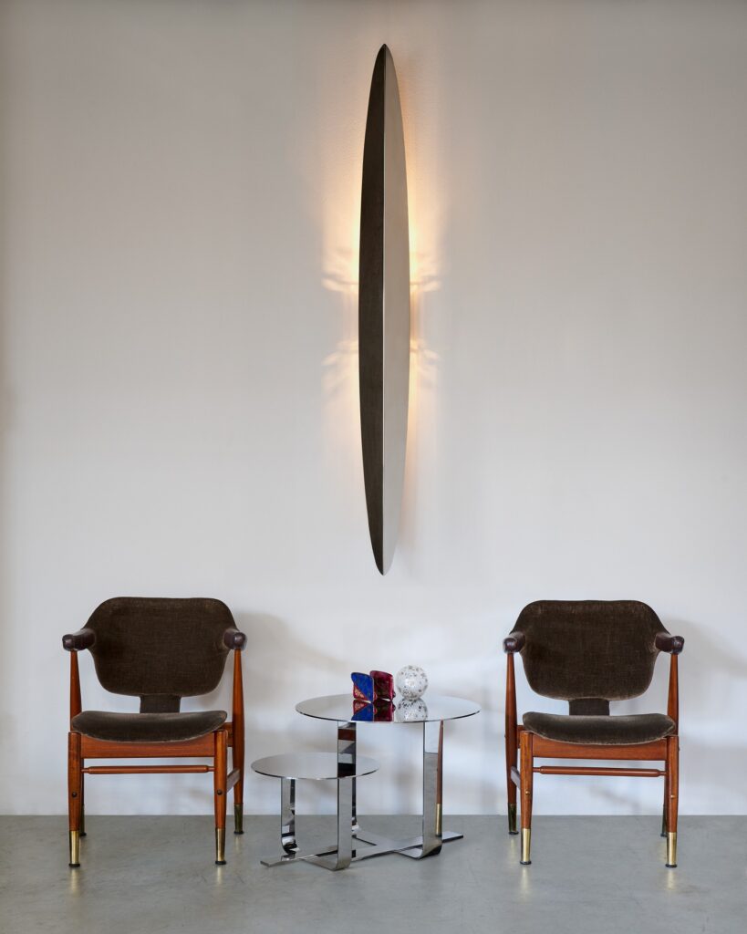 Collectible Design | Conversations With | PART 1 | Nilufar Gallery, Milan 4 Pic 5 Nilufar Gallery Wall lamp Sagitta designed by Marco Bevilacqua 2023 Ph. Filippo Pincolini