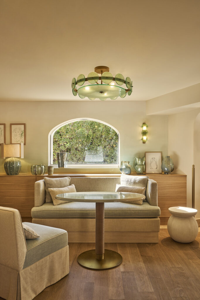 Villa Miraé Reimagined: Maison Numéro 20 Brings Timeless Elegance to Cap d’Antibes 9 APR Oscar Lucien Ono Maison Numero 20 VILLA MIRAE ©Alexandre Tabaste 0676