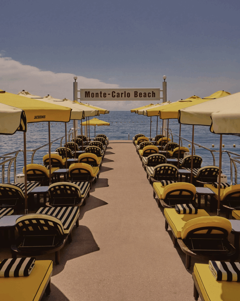 JACQUEMUS X MONTE CARLO BEACH @Photography by Yoann Marco