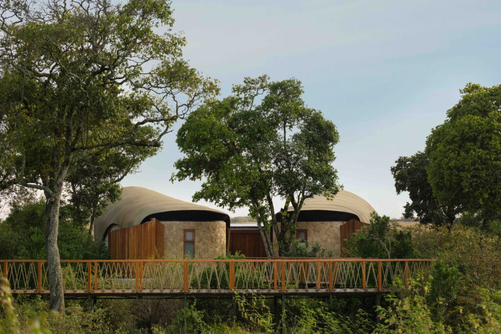 Above the Treetops, Into the Wild: A New Vision of Safari Design 1 LWDesign RitzCarltonMasaiMara NateleeCocks 042