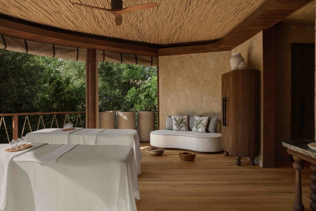 Above the Treetops, Into the Wild: A New Vision of Safari Design 12 LWDesign RitzCarltonMasaiMara NateleeCocks 075