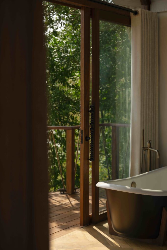 Above the Treetops, Into the Wild: A New Vision of Safari Design 7 LWDesign RitzCarlton MasaiMara NateleeCocks 004