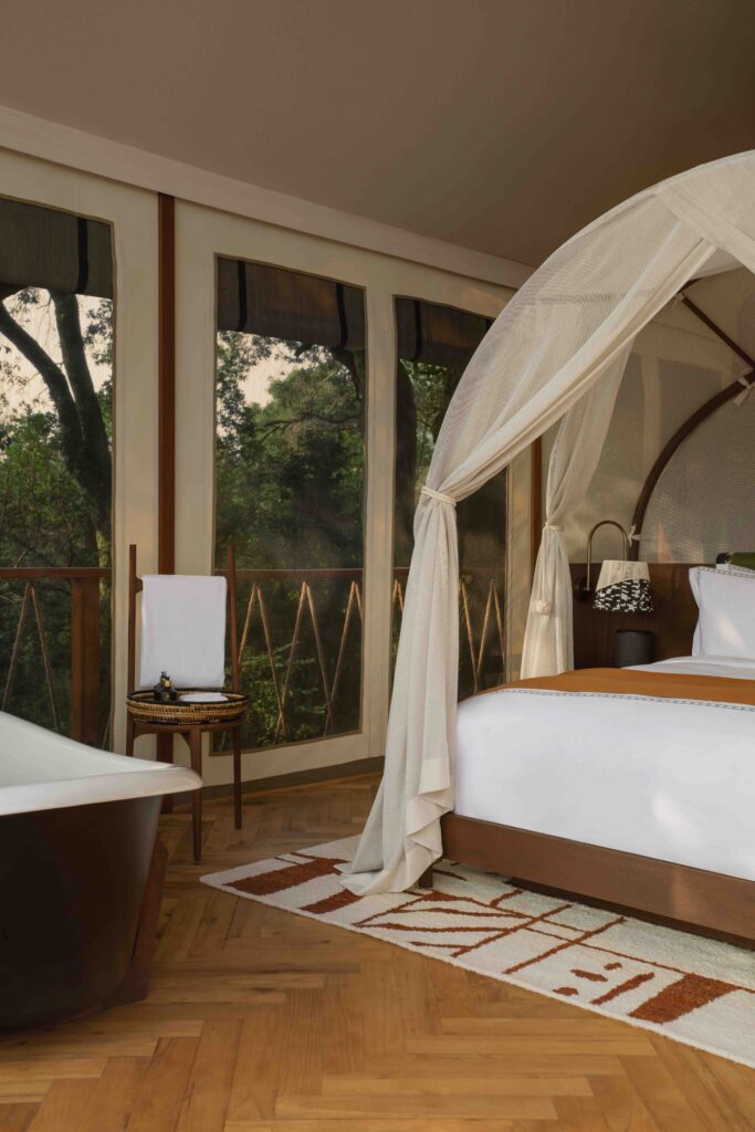 Above the Treetops, Into the Wild: A New Vision of Safari Design 5 LWDesign RitzCarlton MasaiMara NateleeCocks 055