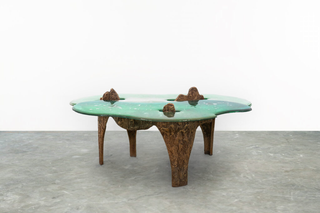 24.2 GC NILUFAR NOMAD ABU DHABI 2025 ETEREO DINING TABLE FARAGLIONI 02 Ph. Filippo Pincolini