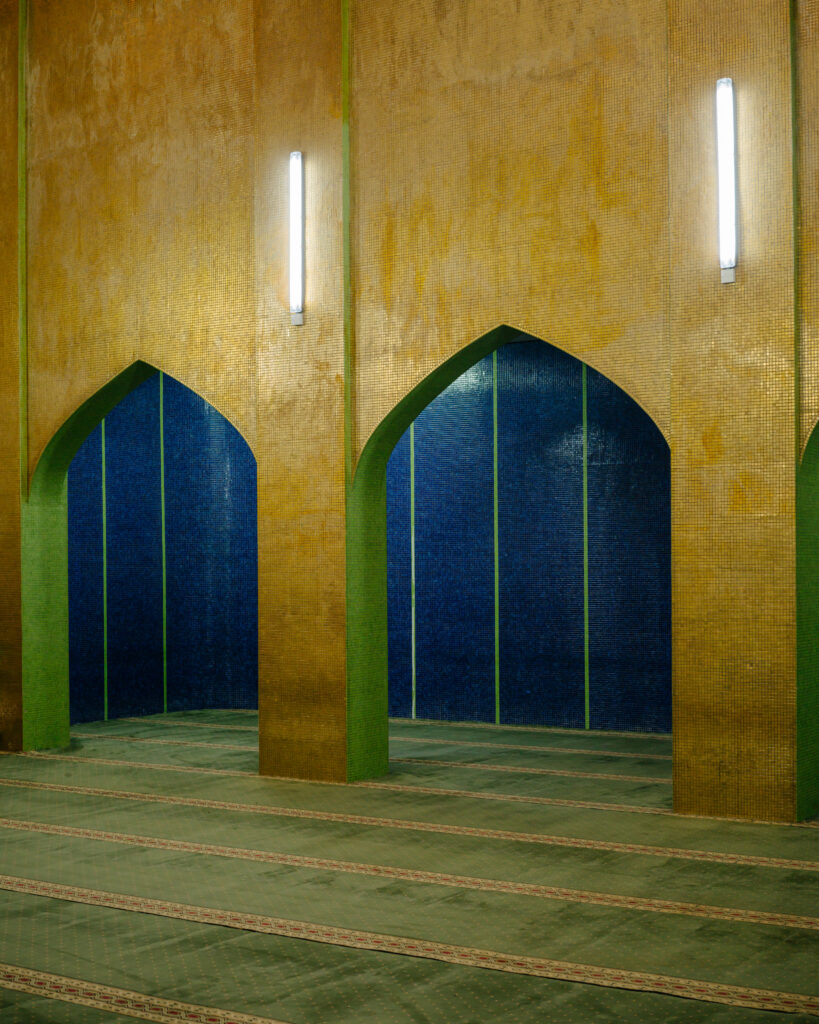 Inside NOMAD Abu Dhabi: Nicolas Bellavance-Lecompte on Reimagining Cultural Spaces in the Middle East 8 NOMAD ABU DHABI 2025 Terminal 1 Zayed International Airport Mosque Ph. N. Berezhnoy 0001276