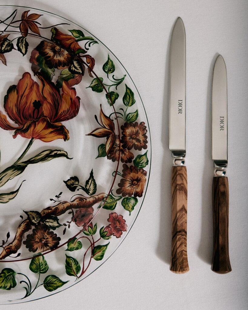 Dior Maison Unveils the Ranelagh Collection: A Poetic Dialogue Between Memory, Craft, and the Art of Living 12 13 Table 050