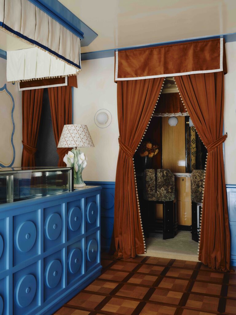 3. 06 02 25 Ecru Season095