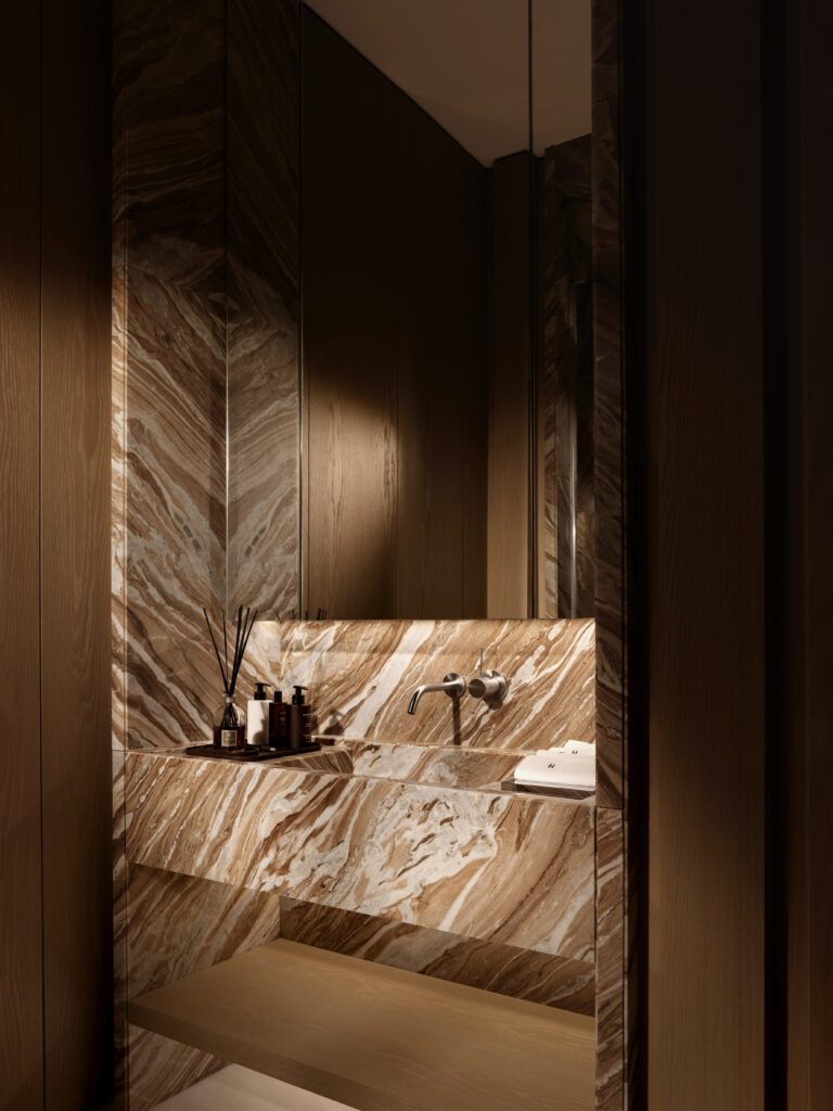 APR Escapefromsofa – Four Seaons R01 © Ibrahim Ozbunar 645 Studio 19