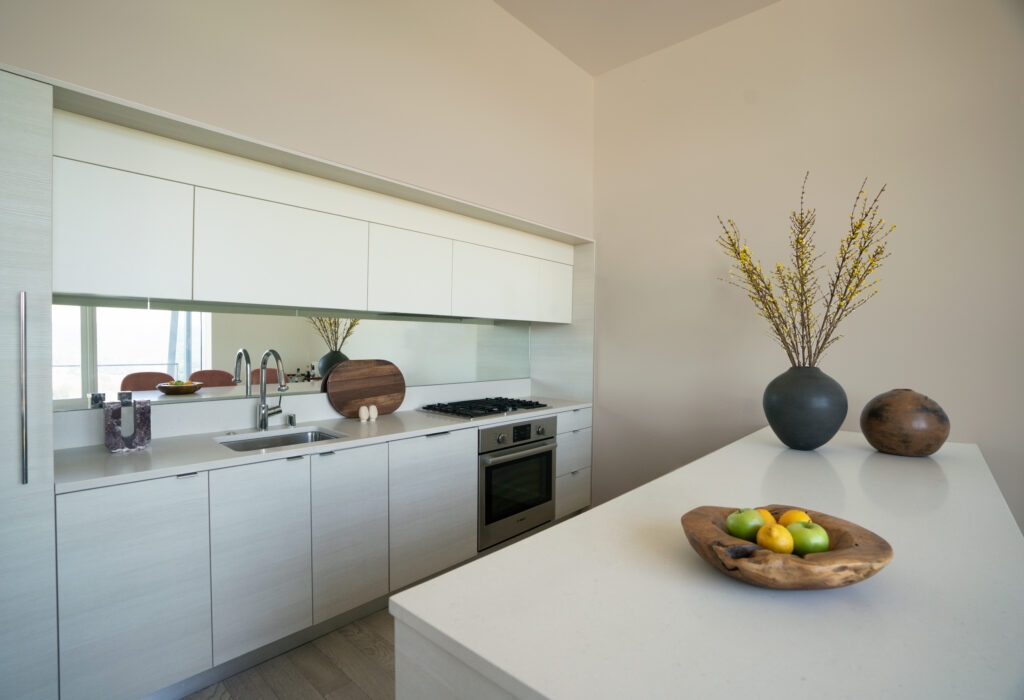 Skyward Sanctuary: A 39th-Floor Reverie Above Los Angeles 6 DSC06150 Edit