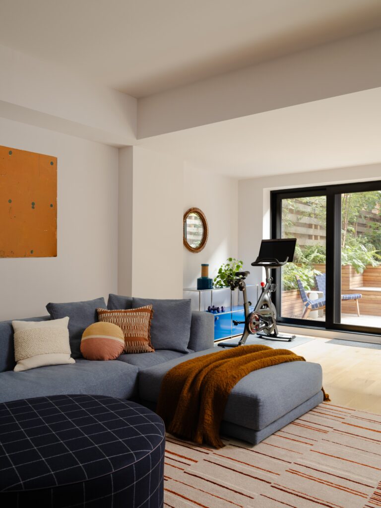 Between City and Sky: A Brooklyn Townhouse Shaped by Nature and Narrative 5 LHS BrianWFerry 20240816 193 ret