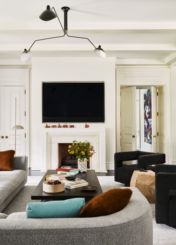 This Grand New York Home Gets a Romantic Minimalist Rewrite 1 LHS ReadMcKendree 0129 V1