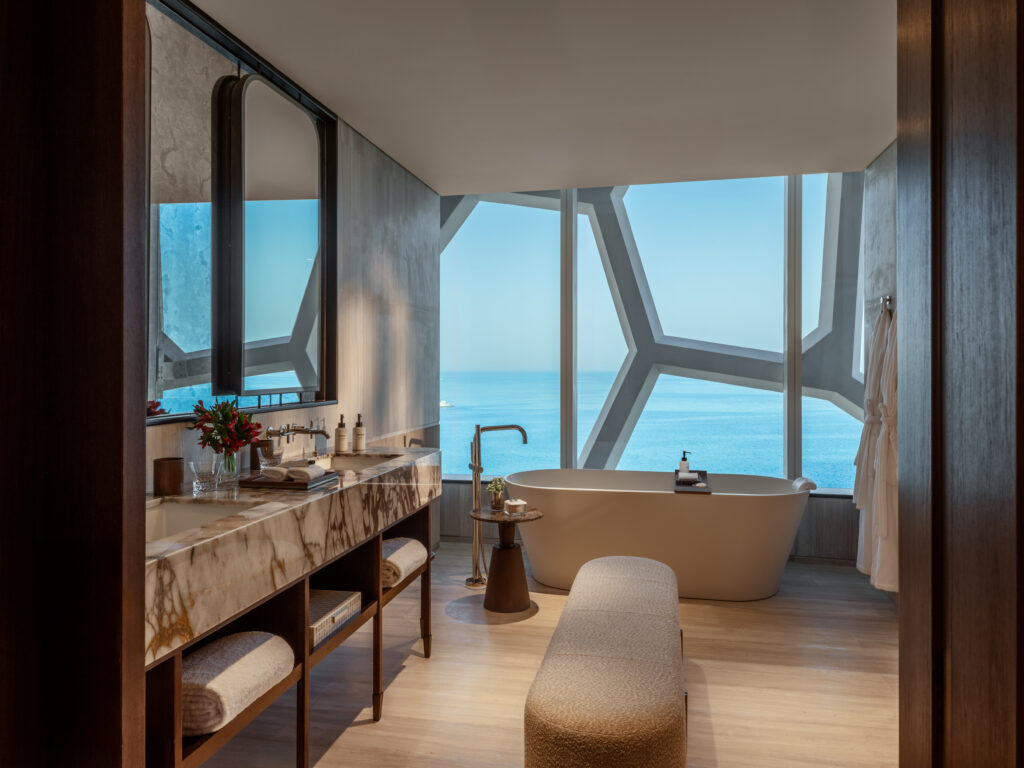 RWDOH Facilities Room JuniorSuite Bathroom 0963