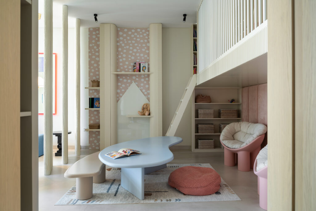 Marrakech on Jubail Island: Sculptural Warmth and the Architecture of Family Life 9 UC 09022