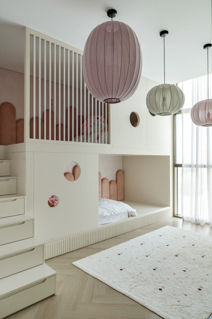 Marrakech on Jubail Island: Sculptural Warmth and the Architecture of Family Life 11 UC 09114