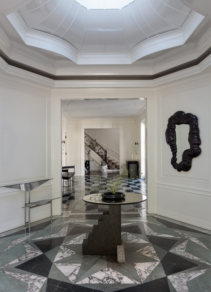 Presence Over Perfection: Inside Kelly Wearstler’s Beverly Hills Home 3 Beverly Hills residence Kelly Wearstler www.kellywearstler.com Image credit The Ingalls 11