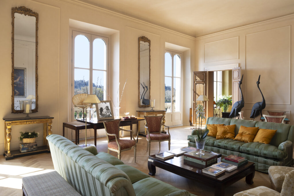 The Quiet Grandeur of a Florentine Palazzo Above the River 2 1400015 1