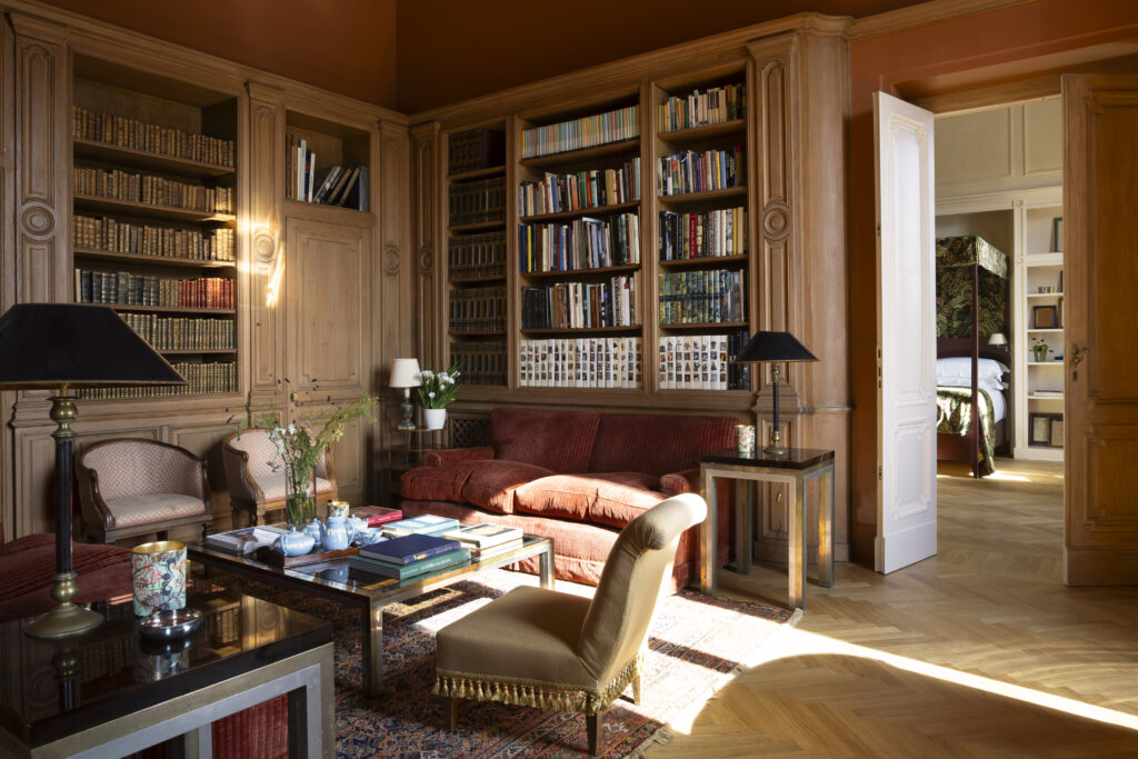 The Quiet Grandeur of a Florentine Palazzo Above the River 8 1400030