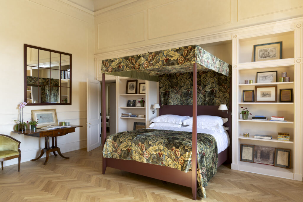 The Quiet Grandeur of a Florentine Palazzo Above the River 12 1400031