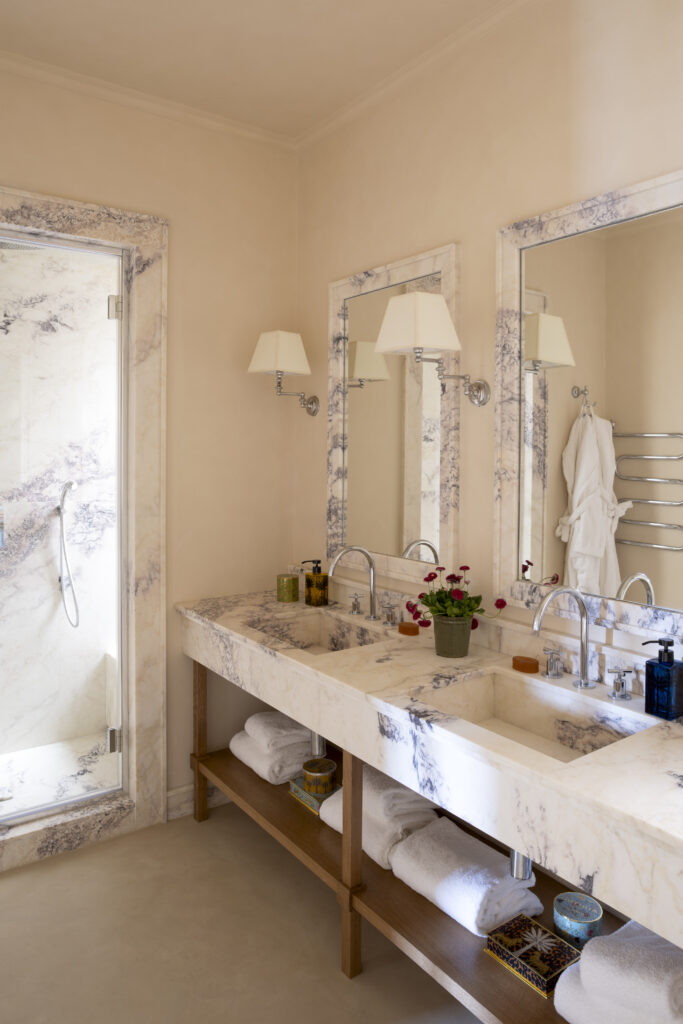 The Quiet Grandeur of a Florentine Palazzo Above the River 10 1400036