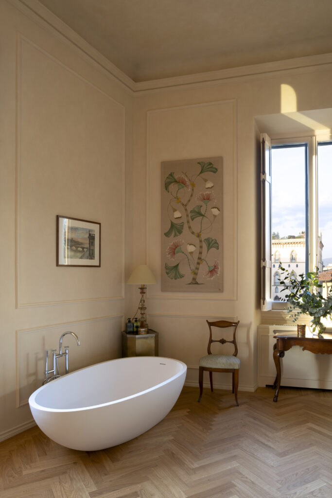 The Quiet Grandeur of a Florentine Palazzo Above the River 11 1400049