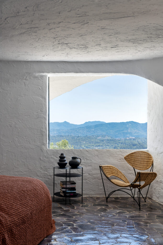 Inside a Jacques Couelle House, Miriam Frowein Chose Restraint Over Reinvention 13 Bedroom DSC 3573Photography Benedicte Drummond Project Jacques Couelle Miriam Frowein Interiors