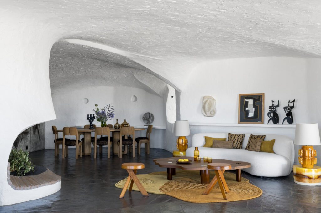 Inside a Jacques Couelle House, Miriam Frowein Chose Restraint Over Reinvention 5 LivingRoom DSC 3323aPhotography Benedicte Drummond Project Jacques Couelle Miriam Frowein Interiors 1
