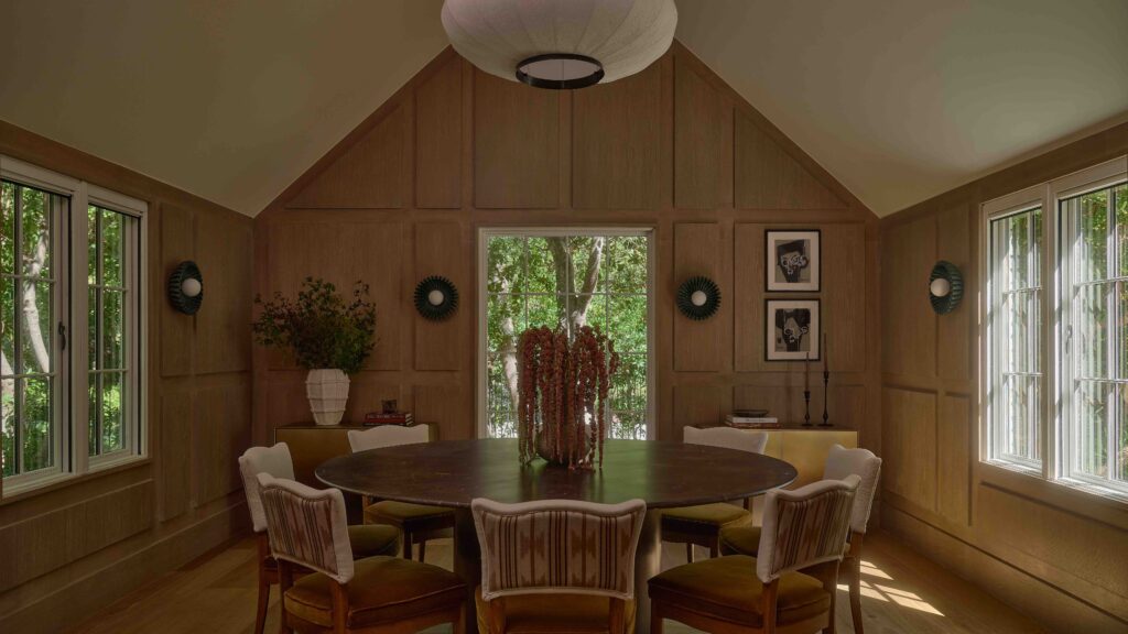 A Los Angeles Home Designed to Unfold Like a Well Loved Members’ Club 9 3. GGiD 4375