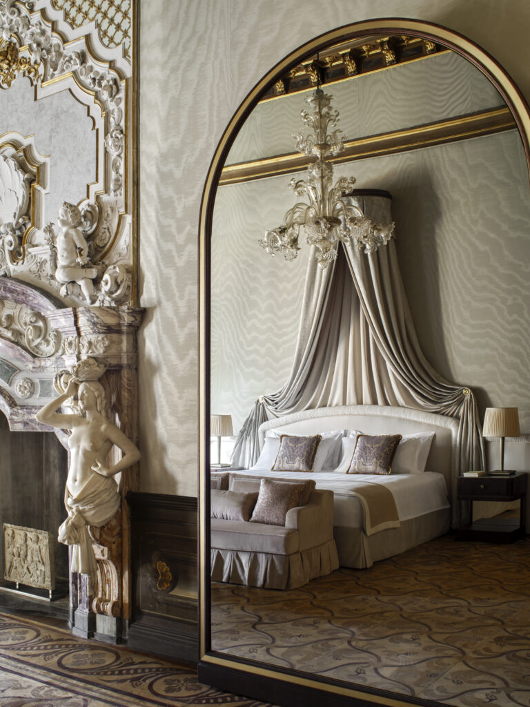 Venice, Reimagined: Inside Aline Asmar d’Amman’s Eight-Year Transformation of Palazzo Donà Giovannelli 16 APR Aline Asmar dAmman Palazzo Dona Giovannelli 33 Orient Express Suite ©Giulio Ghirardi