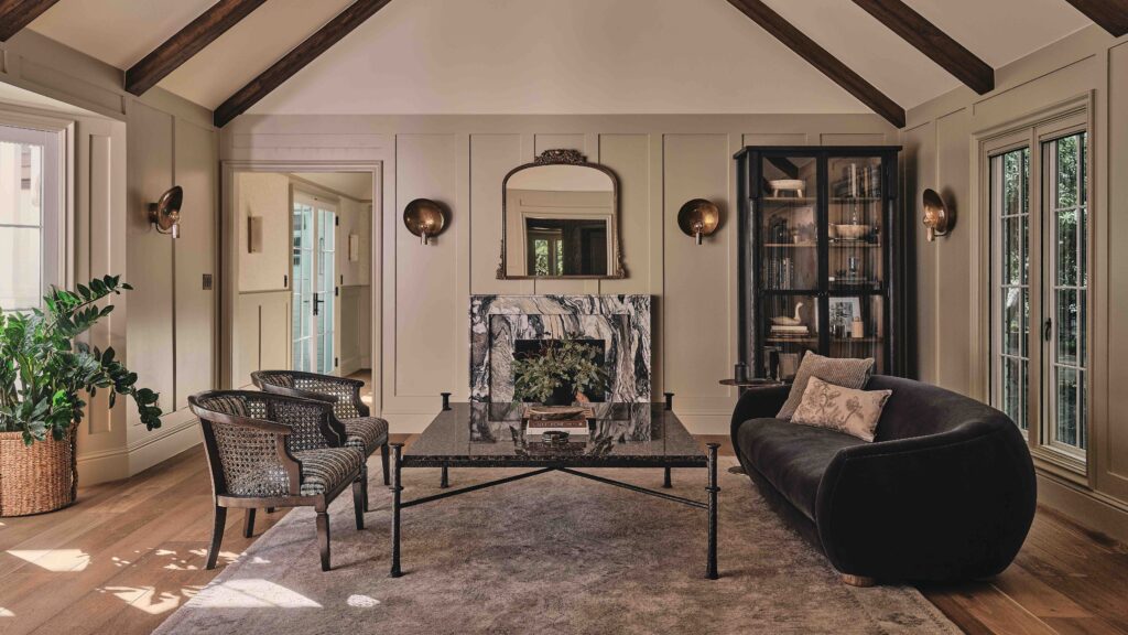 A Los Angeles Home Designed to Unfold Like a Well Loved Members’ Club 5 GGiD 4495