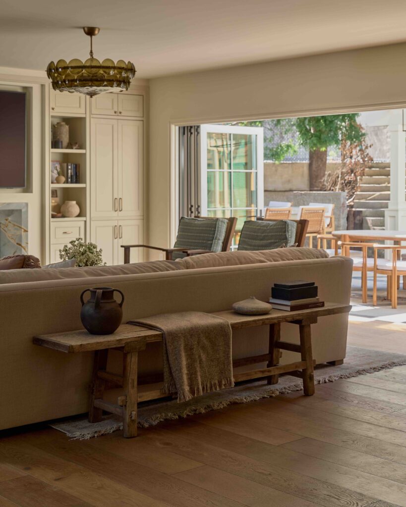 A Los Angeles Home Designed to Unfold Like a Well Loved Members’ Club 7 GGiD 4679