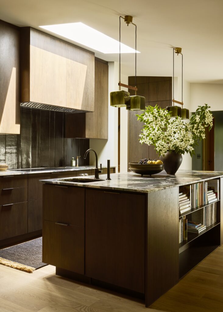 The House in the Woods That Glows Green at Night 8 Kitchen 007