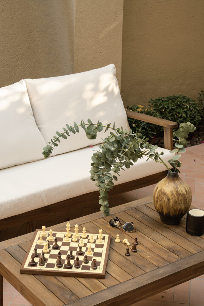 This Old Town Dubai Apartment Rethinks Small Space Living 11 VGR 2193