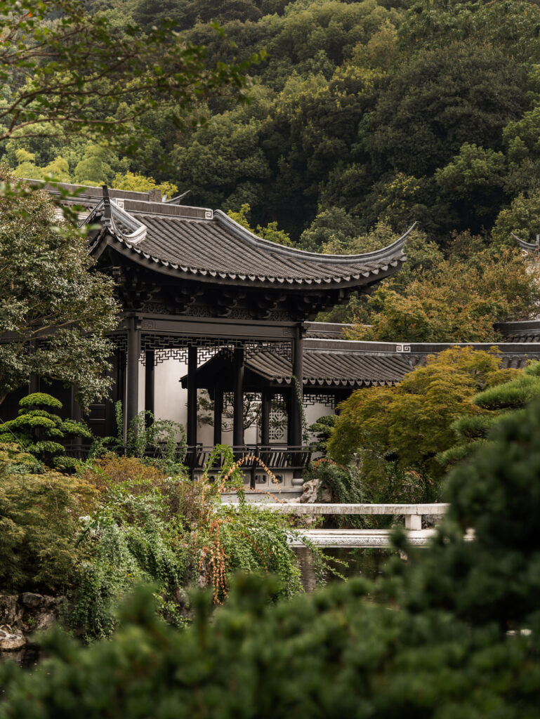 Architecture in Dialogue with Nature: Four Landscapes. Four Climates. One Shared Philosophy. 1 02 Majestic Mansion