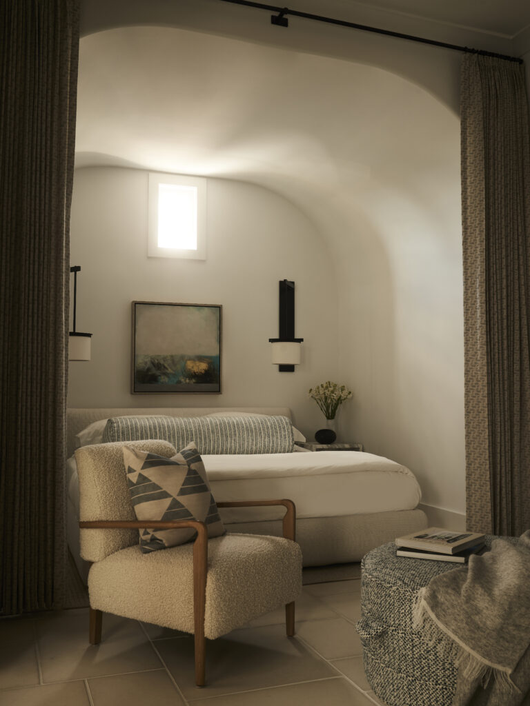 Bureau Alys Beach3659r