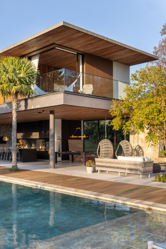 Step Into a Villa in São Paulo Where the Living Room Spills Straight Into the Garden 4 0530373