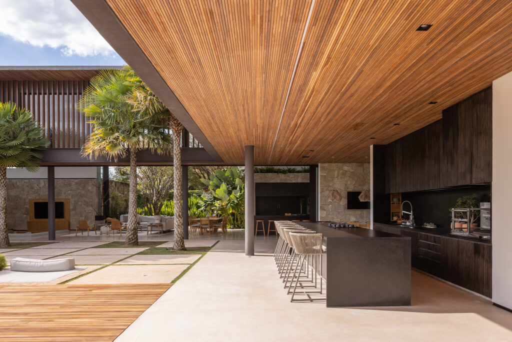 Step Into a Villa in São Paulo Where the Living Room Spills Straight Into the Garden 2 1058384