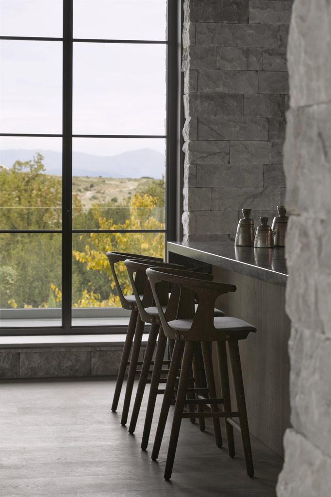 In Greece, a Contemporary Holiday Home Rises from Ancestral Foundations 11 109