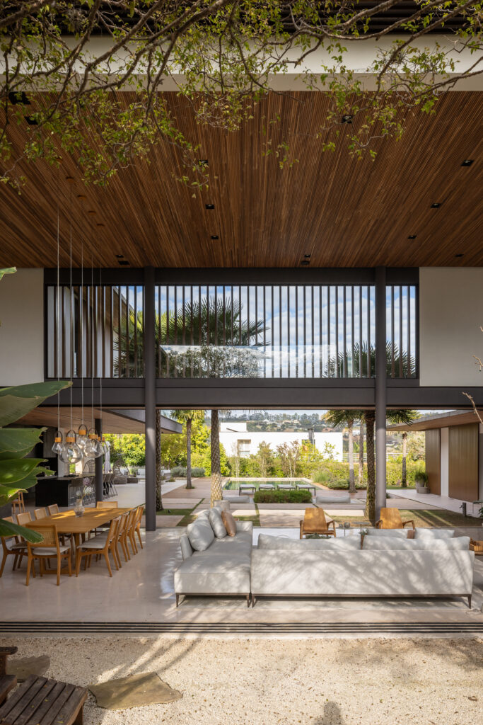 Step Into a Villa in São Paulo Where the Living Room Spills Straight Into the Garden 6 1437819 1
