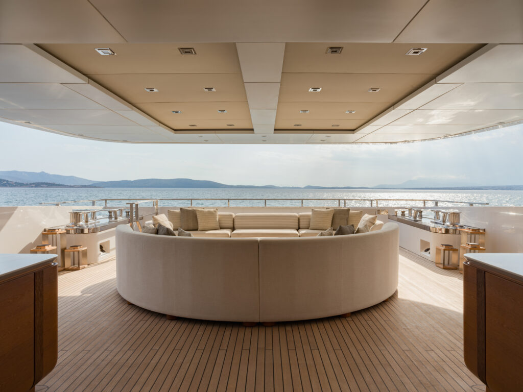 24 Bergman Design House MY Axious LR 35