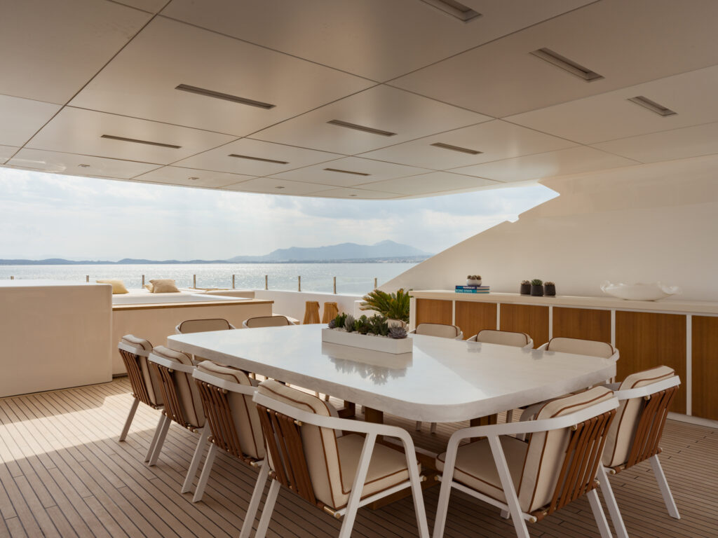 26 Bergman Design House MY Axious LR 38