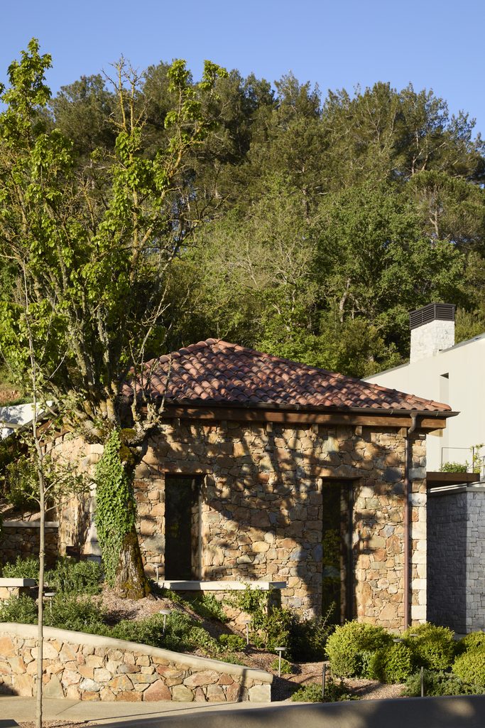 In Greece, a Contemporary Holiday Home Rises from Ancestral Foundations 2 3499