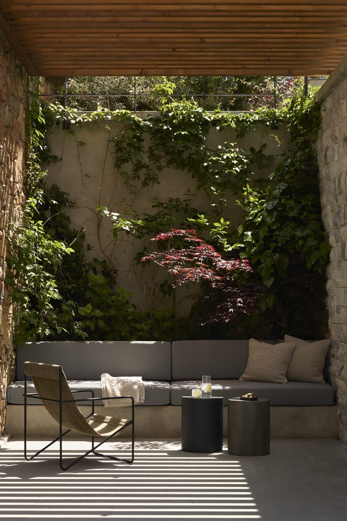 In Greece, a Contemporary Holiday Home Rises from Ancestral Foundations 5 3695