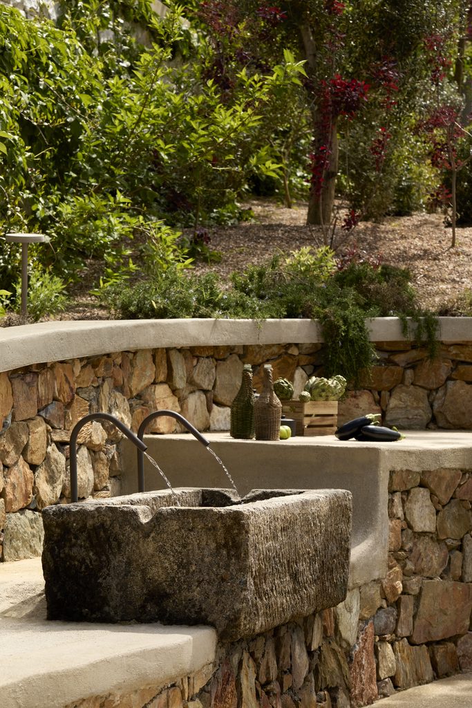 In Greece, a Contemporary Holiday Home Rises from Ancestral Foundations 6 3736