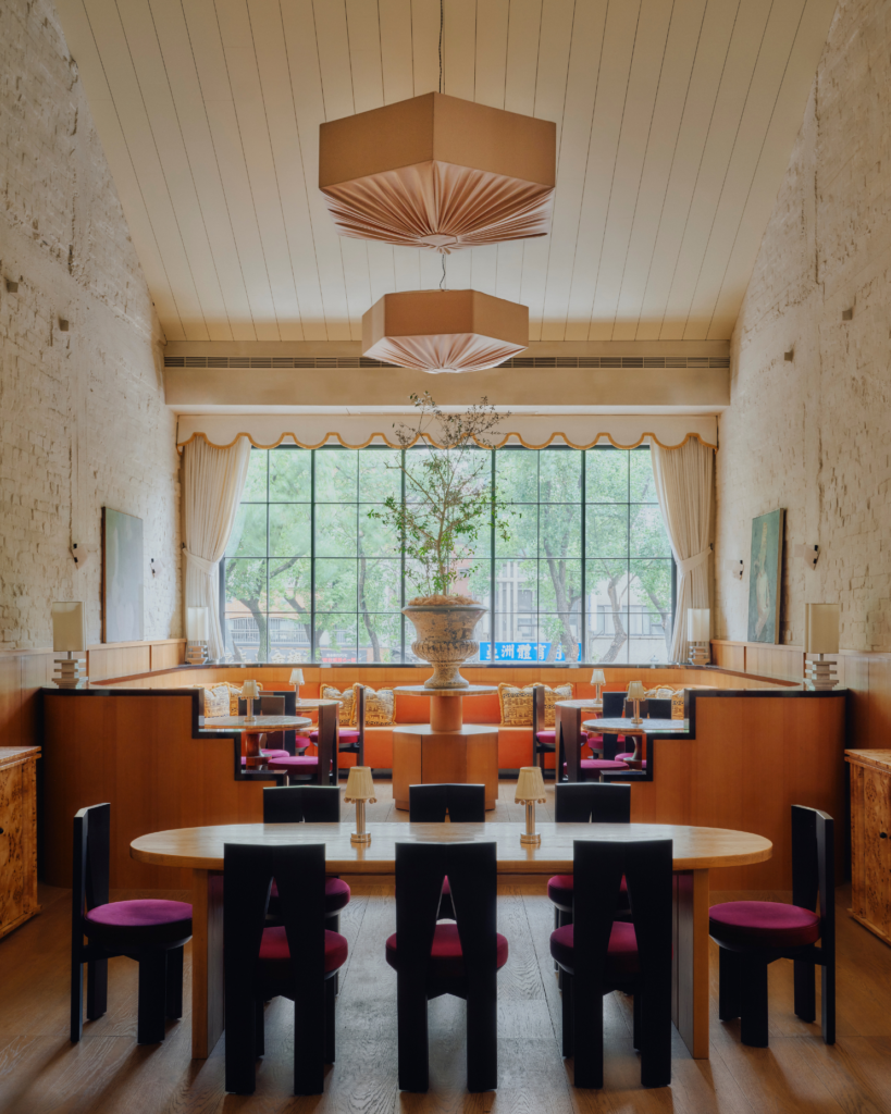 Ecru Studio orchestrates a dialogue between Taiwanese street culture and the European bistro 3 6
