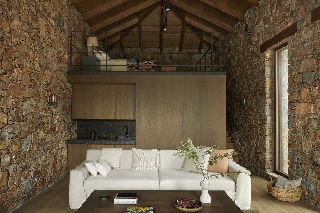 In Greece, a Contemporary Holiday Home Rises from Ancestral Foundations 7 6227