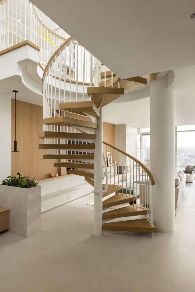After Decades in the Suburbs, a Vancouver Couple Traded Space for Stillness in This Yaletown Penthouse 1 9. AtelierFen 110 1