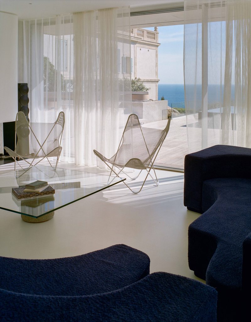 A Marseille Architect Built Her Client's Dream House Where Brazilian Modernism Meets the French Riviera 5 APR Sandrine Sarah Faivre Villa Alta photos Clement Vayssieres 11