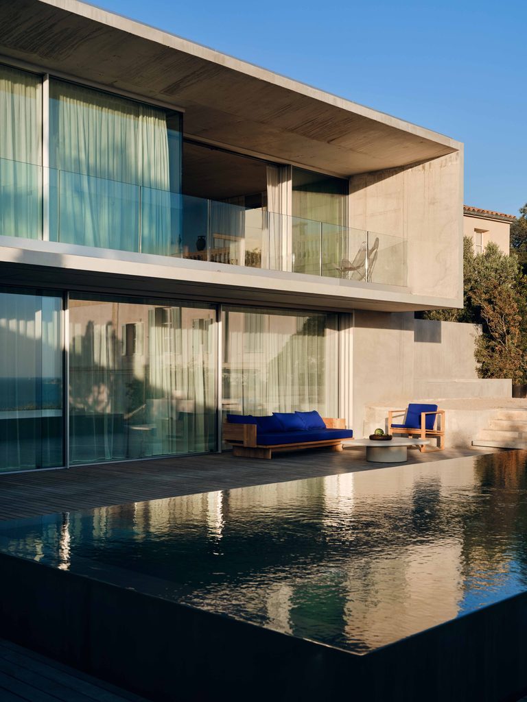A Marseille Architect Built Her Client's Dream House Where Brazilian Modernism Meets the French Riviera 1 APR Sandrine Sarah Faivre Villa Alta photos Clement Vayssieres 21 768x1024 1