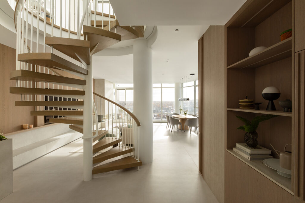 After Decades in the Suburbs, a Vancouver Couple Traded Space for Stillness in This Yaletown Penthouse 2 AtelierFen 117 1